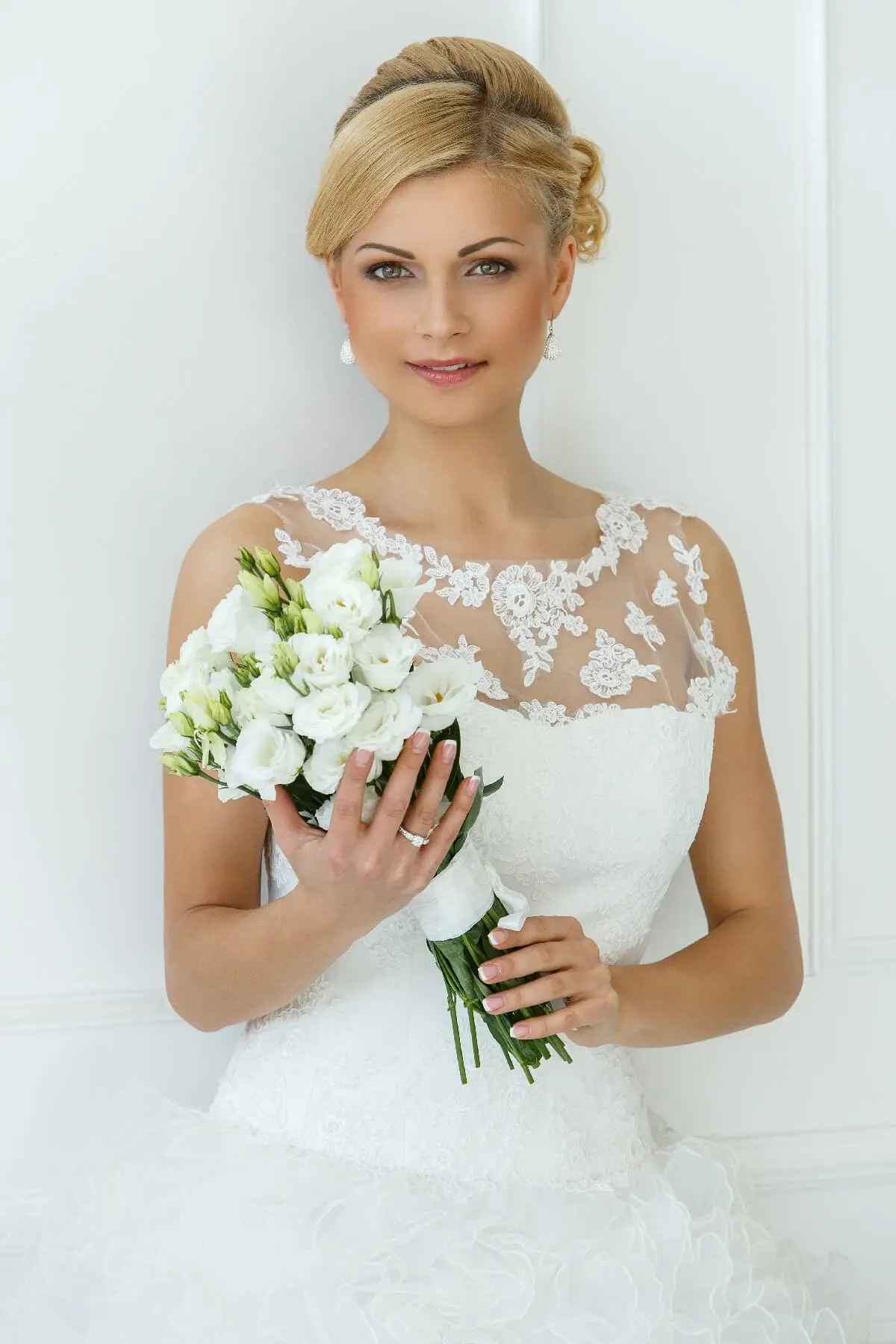Beautiful Wedding Makeup Ideas With A Contoured Look with Blush