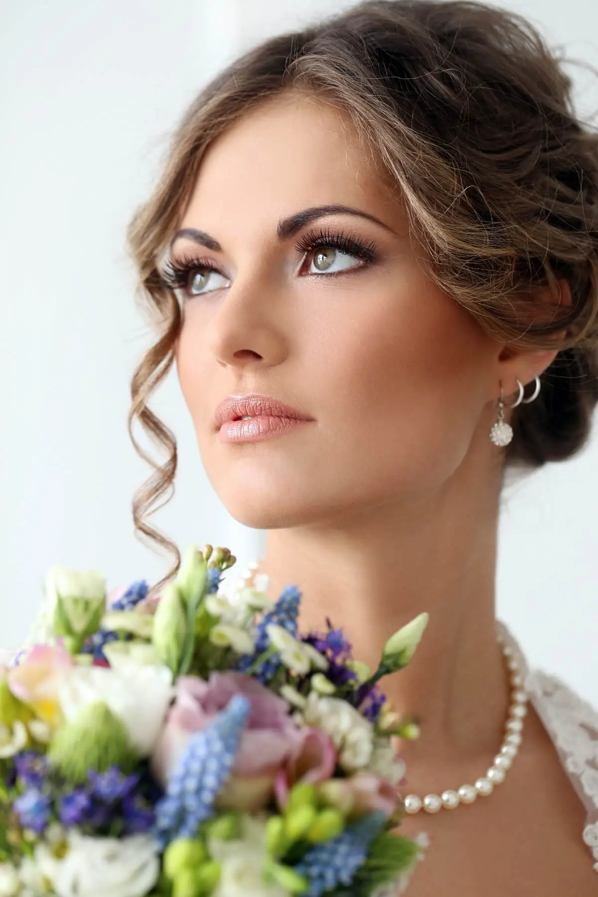 Shiny Copper Simple Wedding Makeup Look