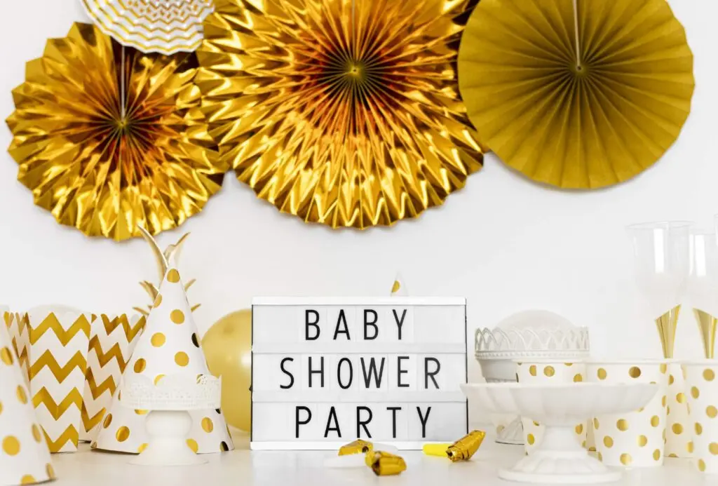 How to make a baby shower decoration checklist?