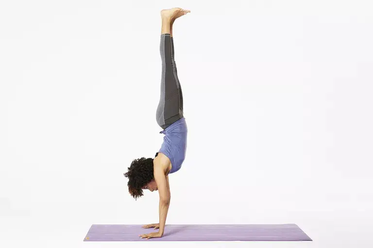 Nose and toes handstand hold