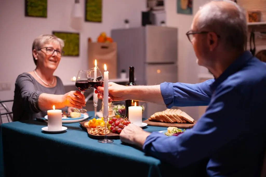 Romantic candlelight dinner as anniversary gifts for parents